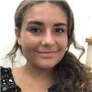 Etudiante en sciences donnant des cours du niveau primaire au lycée
